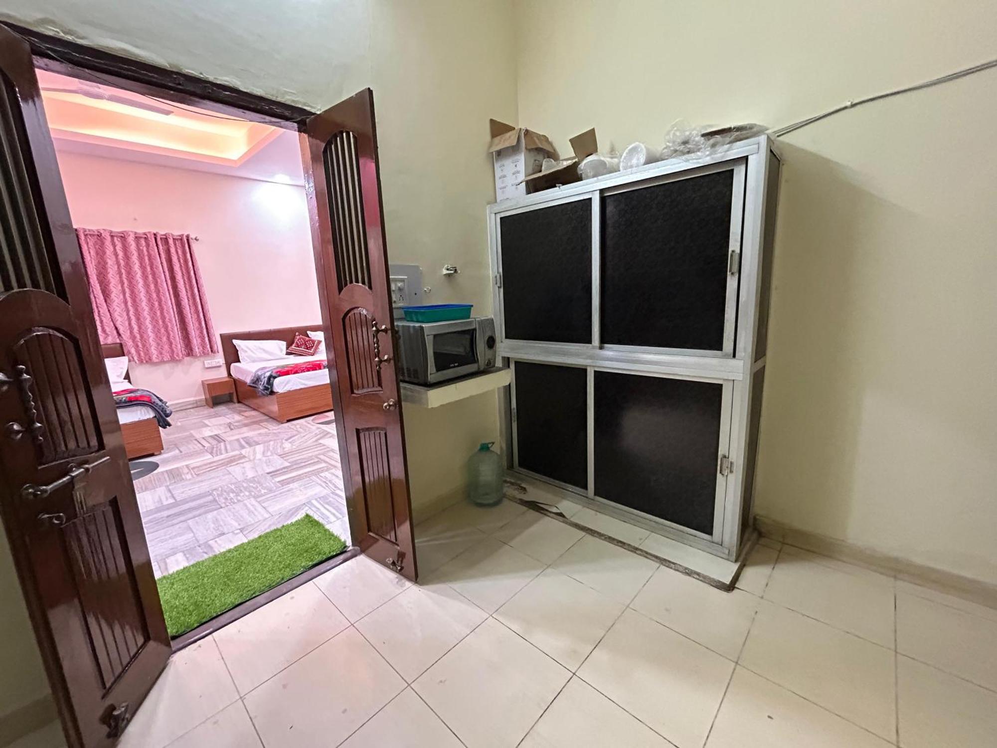 Aashirwad Residency Bed & Breakfast Ujjain Ngoại thất bức ảnh