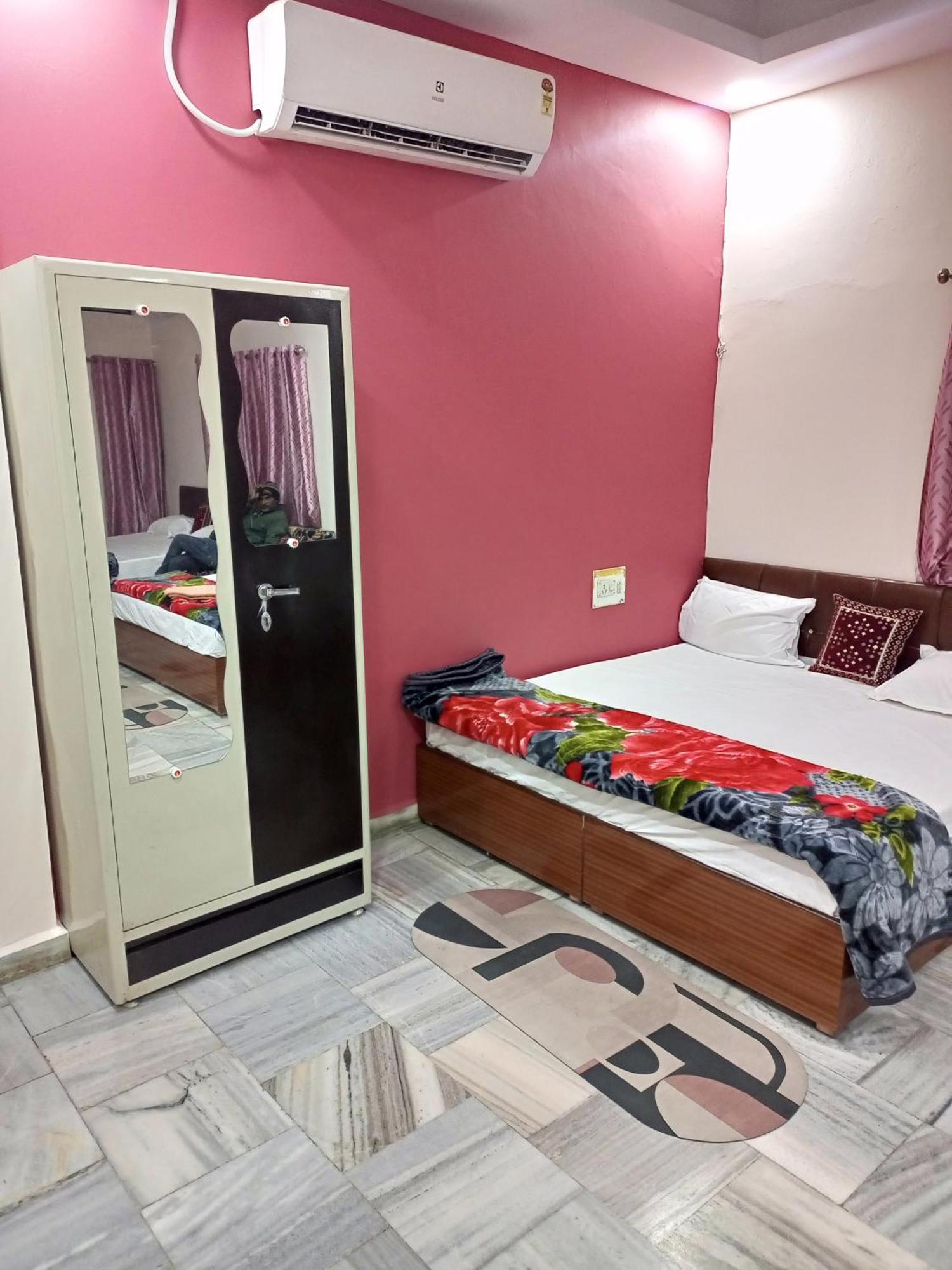 Aashirwad Residency Bed & Breakfast Ujjain Ngoại thất bức ảnh