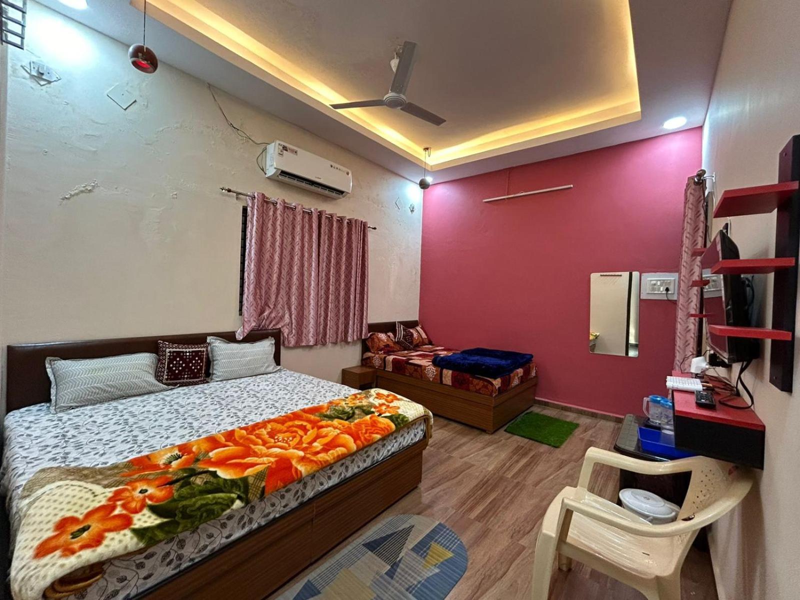 Aashirwad Residency Bed & Breakfast Ujjain Phòng bức ảnh