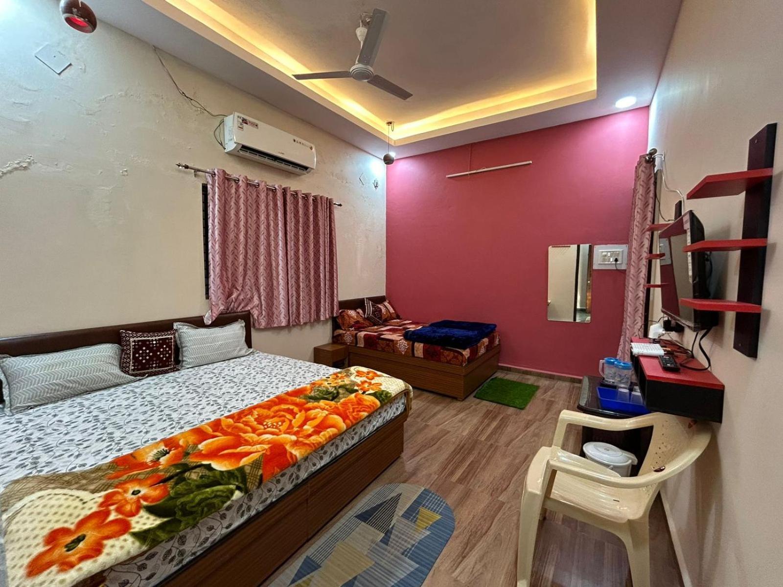 Aashirwad Residency Bed & Breakfast Ujjain Phòng bức ảnh